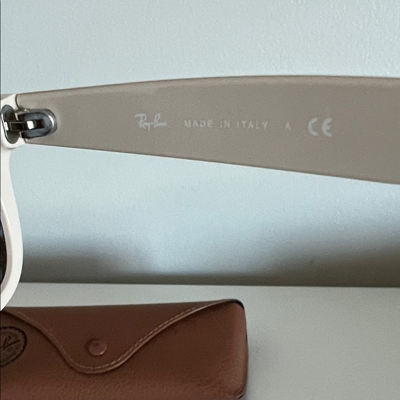 Ray-Ban Tortoise Sunglasses with Brown Case - Picture 4 of 8